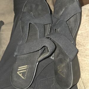 AEROSOLES Black Crisscross Sandals